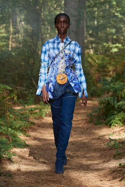 Look 13